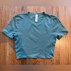 Lululemon Women’s Cropped Fitted Training Tee – Size M – Sage Green